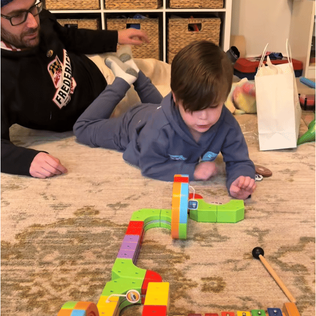 Orienia™ Creative Railway Train Set